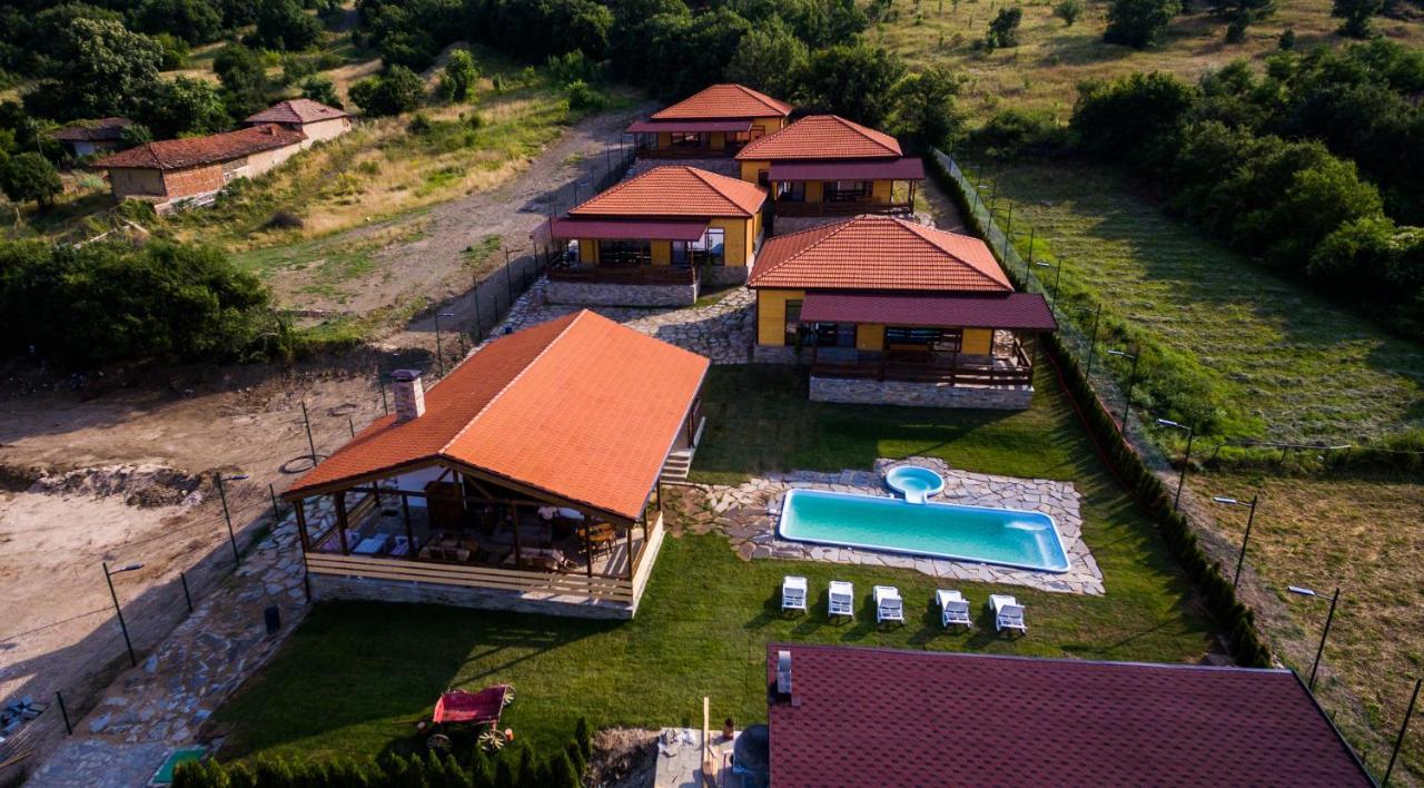 Етно Комплекс "Поп Грую Бански" Banya  Exterior photo